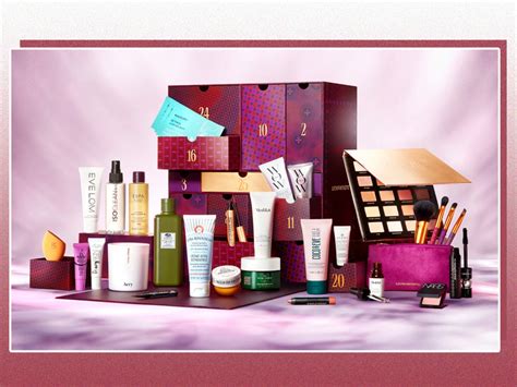 LOOKFANTASTIC Iconic Beauty Advent Calendar 2024 (del .